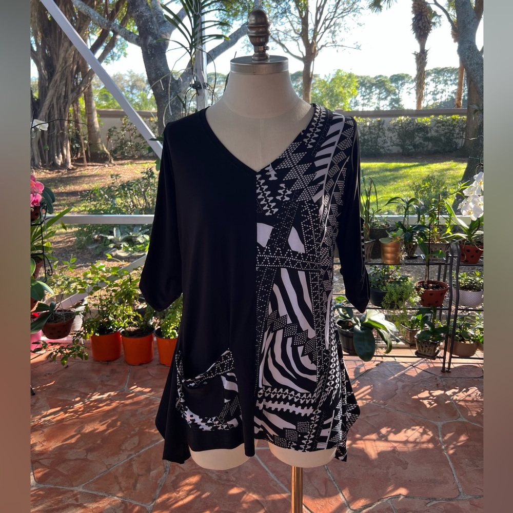 Patchington Size Medium Abstract Long Sleeve Shirt with Sleeve Embellishments